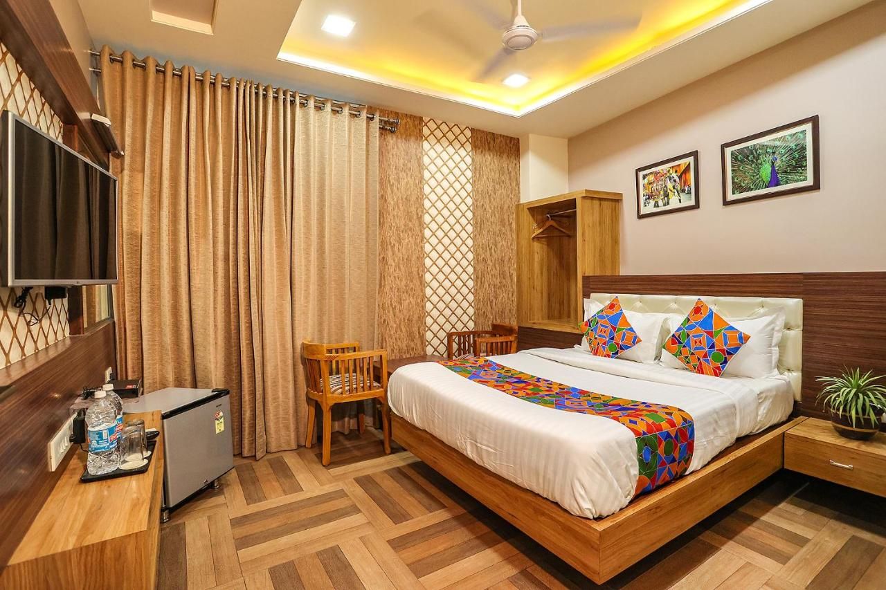 FabHotel Royal GM Plaza