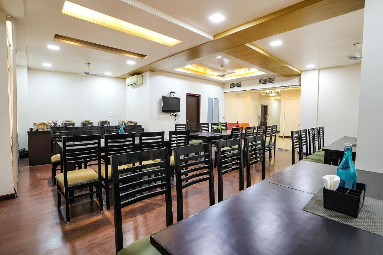 FabHotel Royal GM Plaza