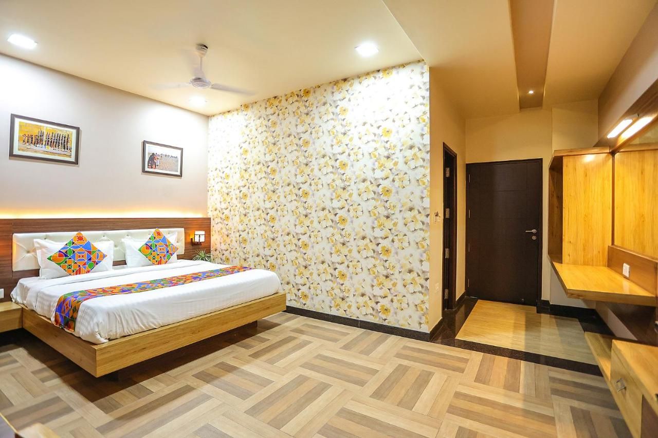 FabHotel Royal GM Plaza