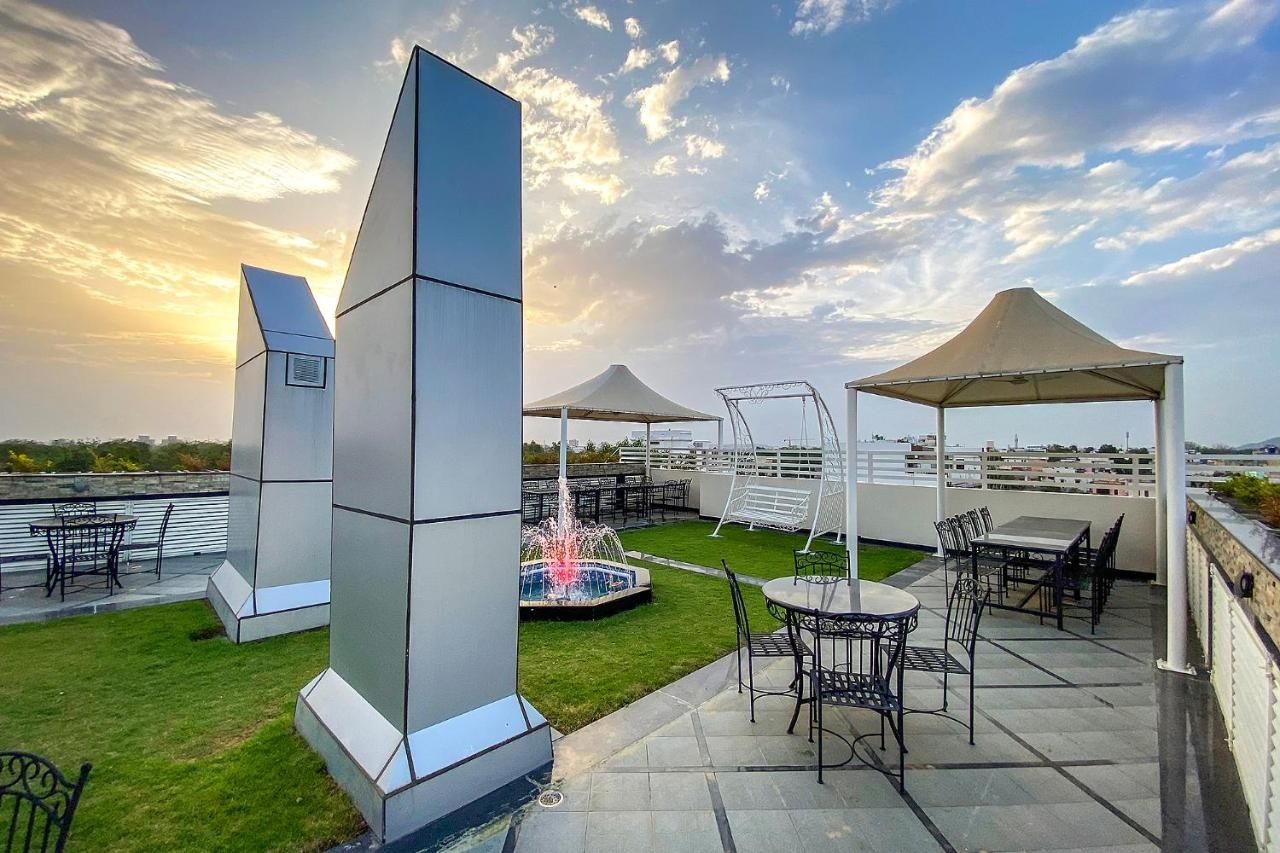 FabHotel Royal GM Plaza