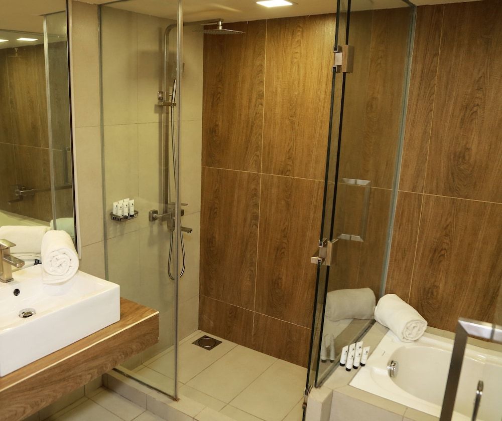 Pegasus Reef - A Beach Resort in Colombo Deluxe Family Room 6