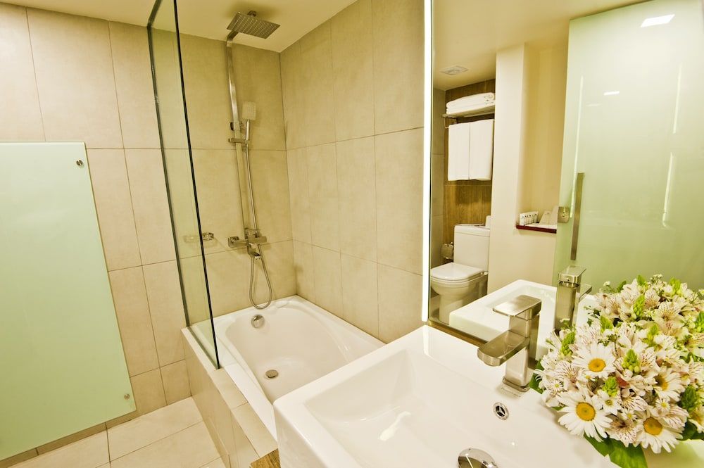 Pegasus Reef - A Beach Resort in Colombo Deluxe Triple Room 4