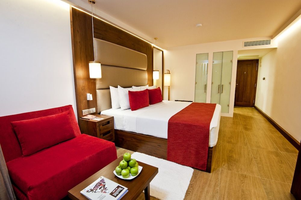 Pegasus Reef - A Beach Resort in Colombo Deluxe Double Room
