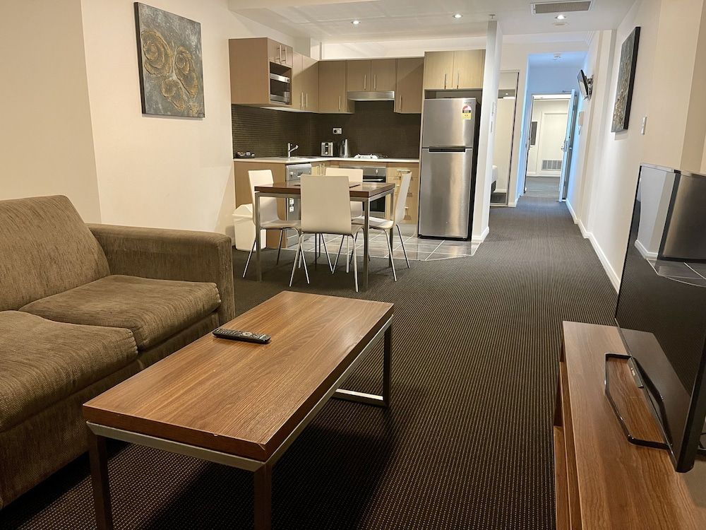 APX World Square Executive 2 Bedroom with Balcony (Daily Housekeeping) 6