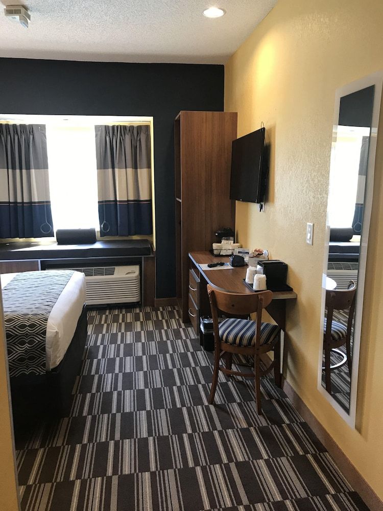 Room, 1 Queen Bed, Non Smoking