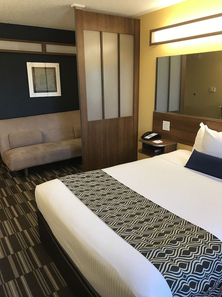 Suite, 1 Queen Bed, Accessible, Non Smoking