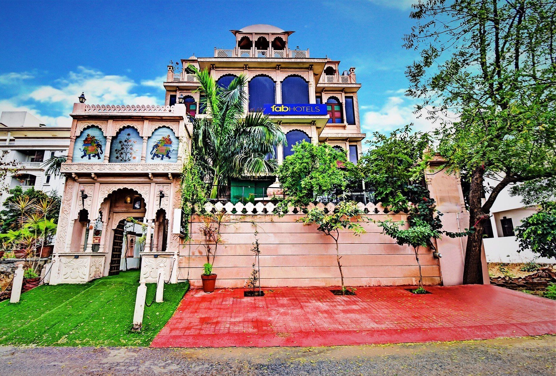 FabHotel Shree Villas 