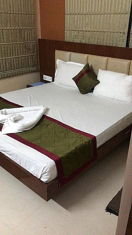 FabHotel New kolkata Residency Inn Deluxe Room 9