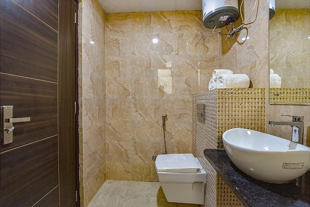  FabHotel Pink City Deluxe Room 11