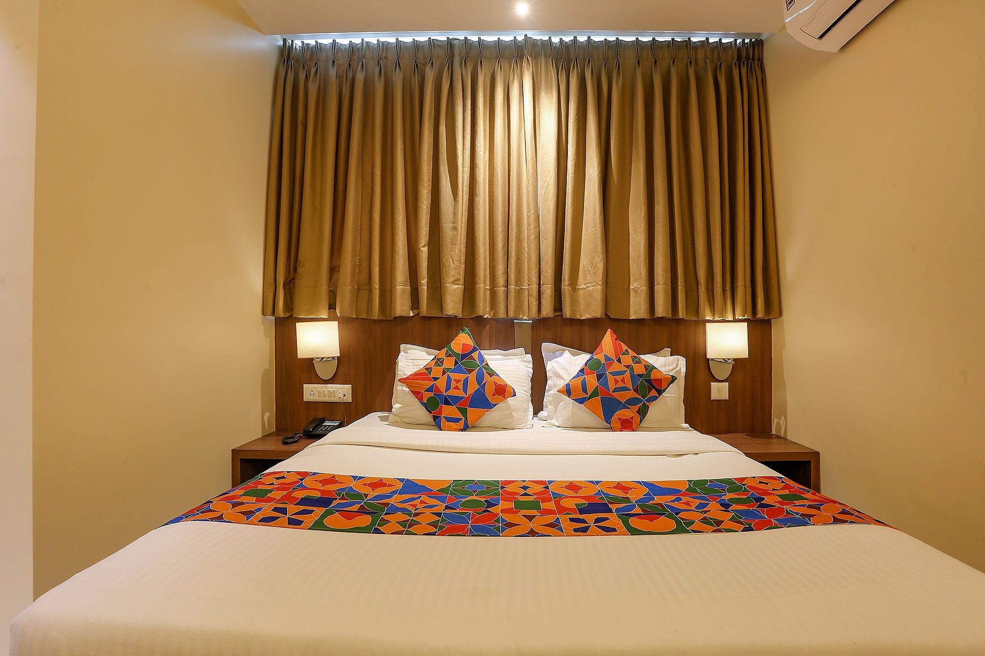 FabHotel Royal International Deluxe Room 4