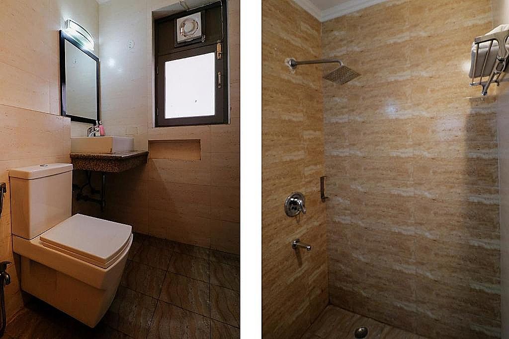 FabHotel The Glory Deluxe Room 4