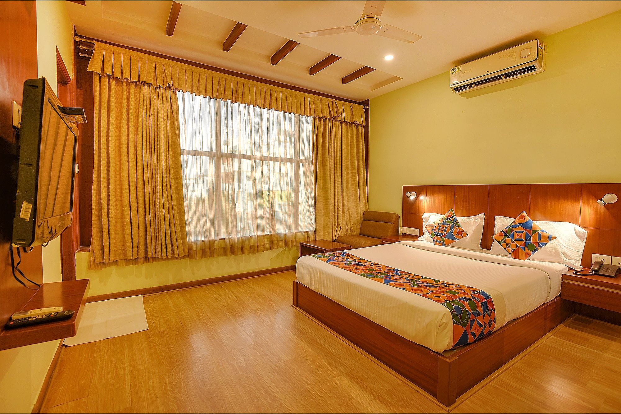 FabHotel The BTM Palace Deluxe Room 9