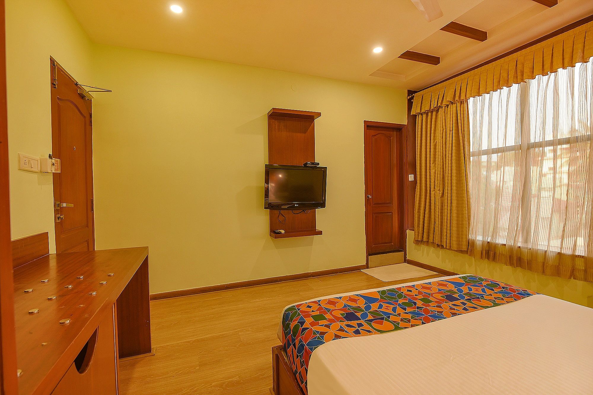 FabHotel The BTM Palace Deluxe Room 7