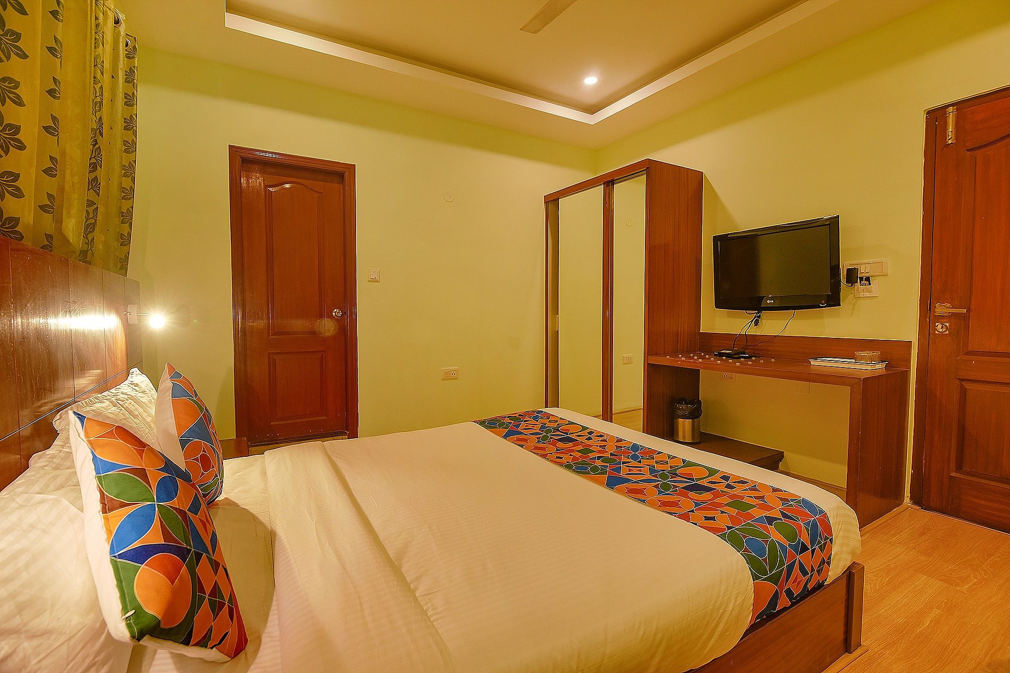 FabHotel The BTM Palace Deluxe Room 8