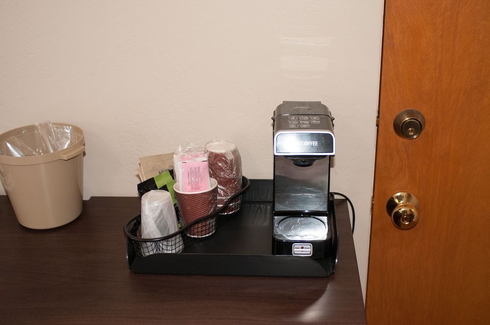 Cambria Palms Motel Standard Room, 1 King Bed 4