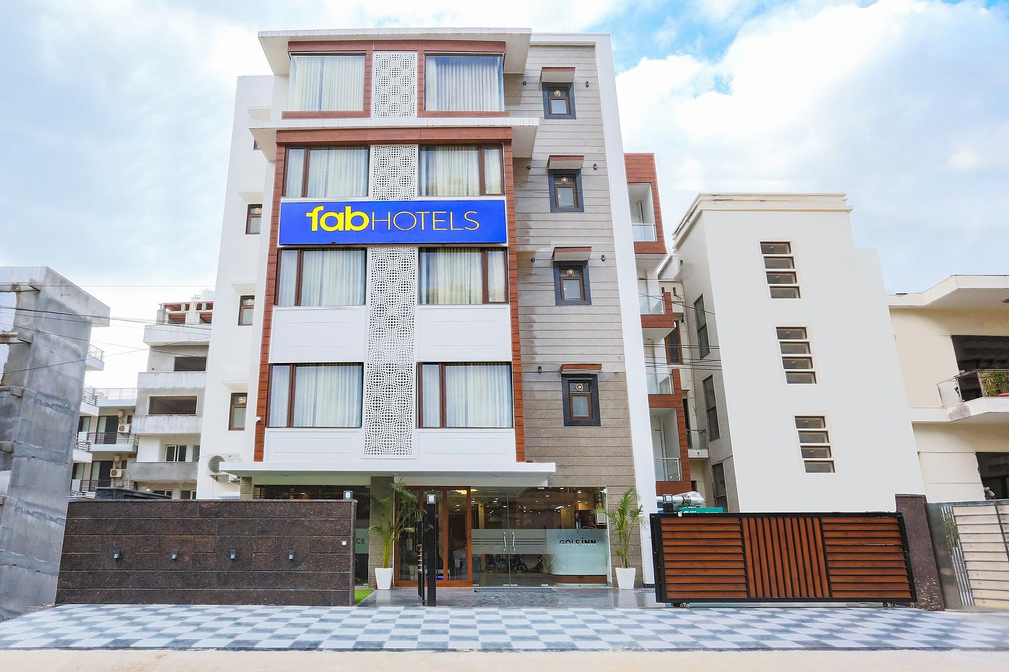 undefined Fabhotel Golf Inn Golf course Road Gurugram 7