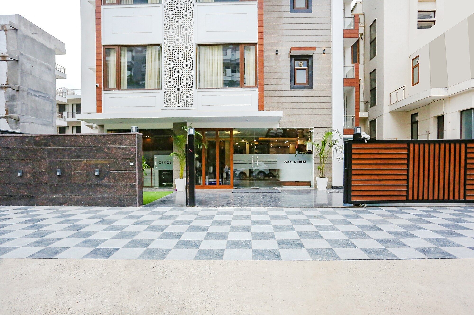 undefined Fabhotel Golf Inn Golf course Road Gurugram