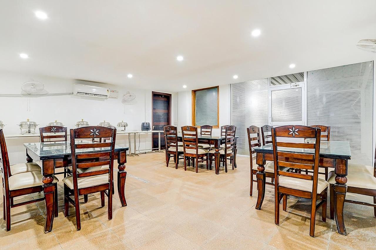 undefined Fabhotel Golf Inn Golf course Road Gurugram 4