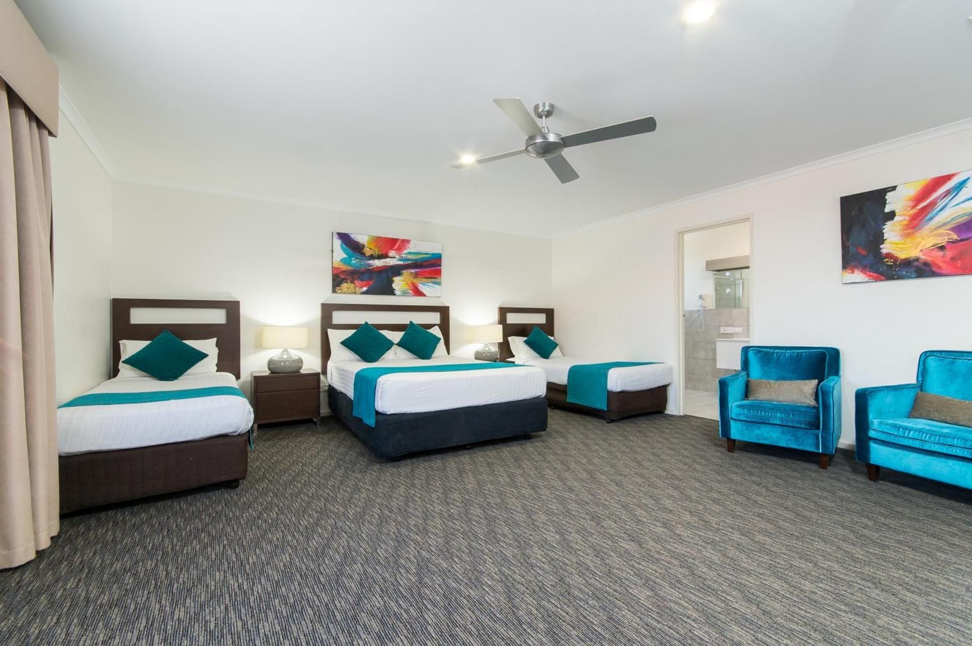 Adelaide Royal Coach Family Spa Room 2