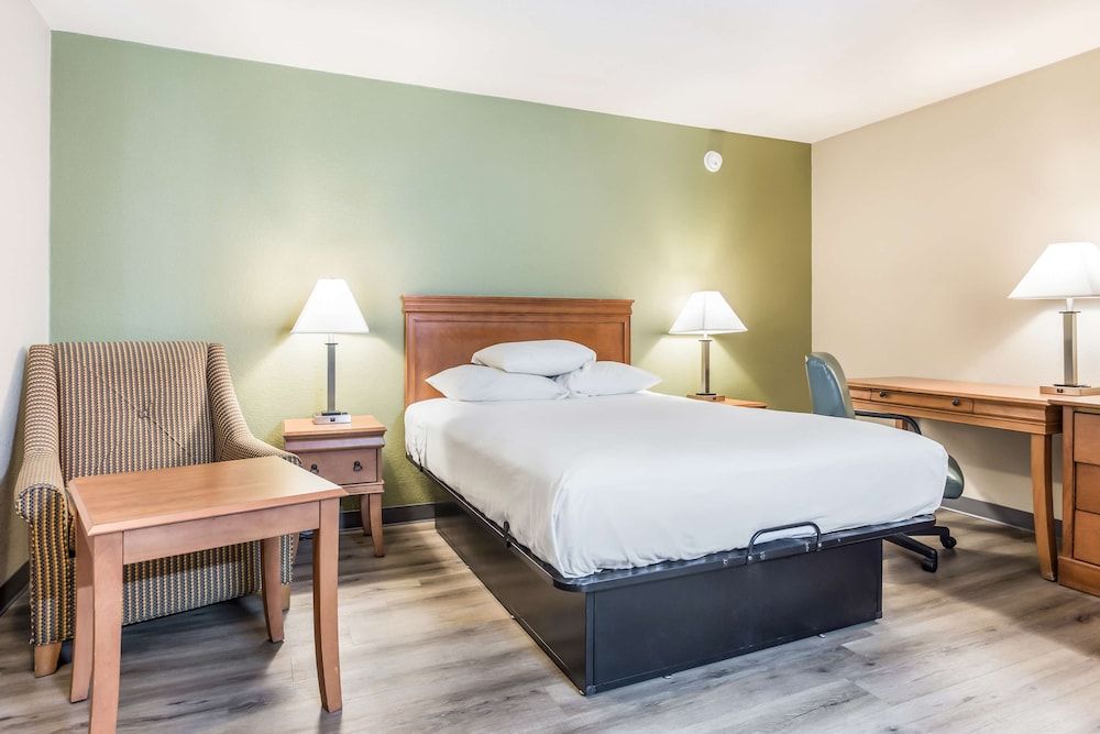 Room, 1 Queen Bed, Smoking