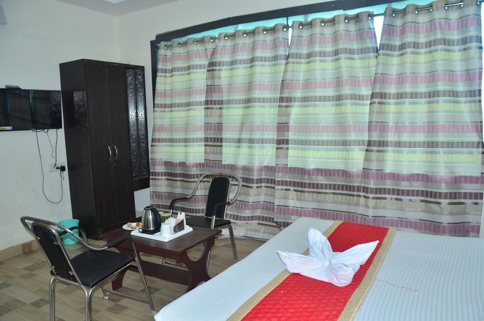 Gomti Inn Hotel  Deluxe Rooms 6