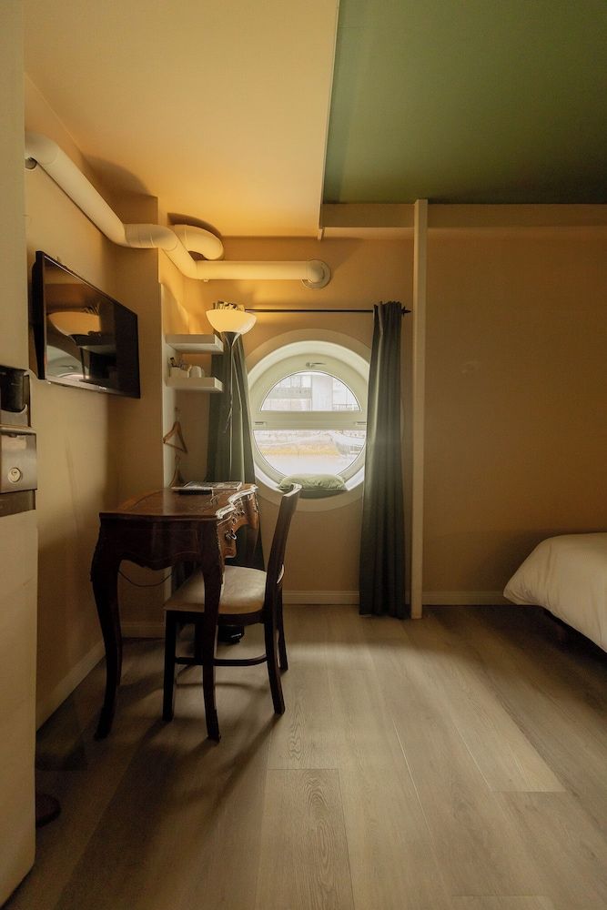 FLOATS by H2OTEL Junior Double Room 3