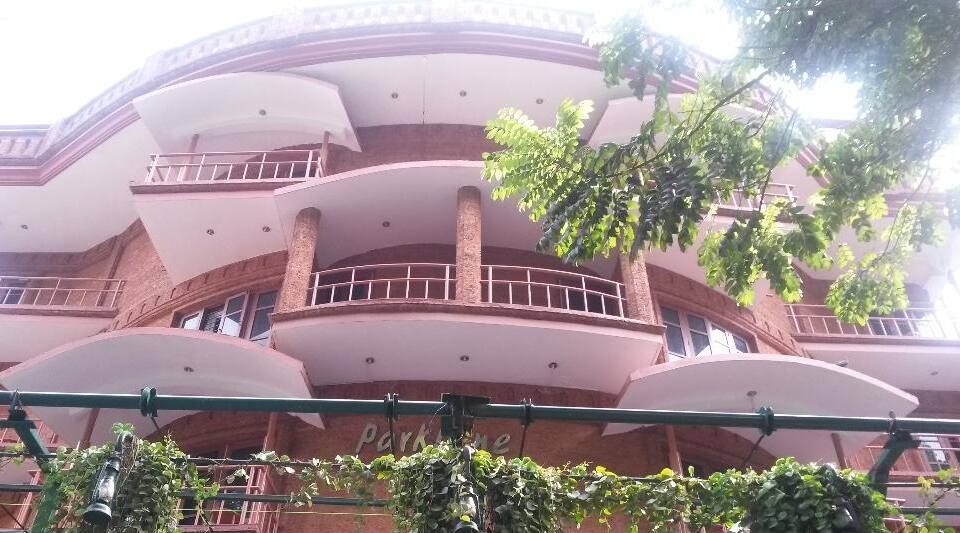 undefined Parklane Hotel 5