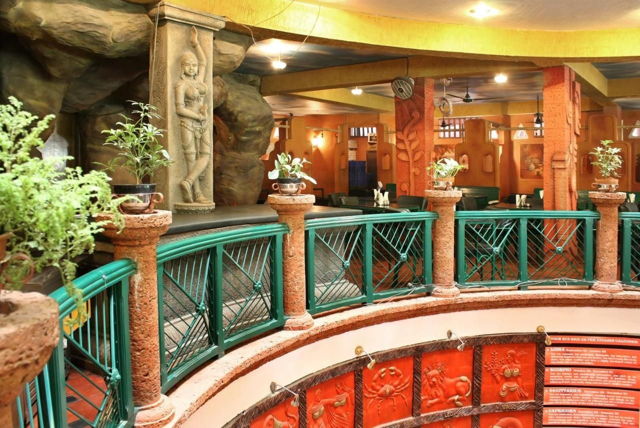 undefined Parklane Hotel 4
