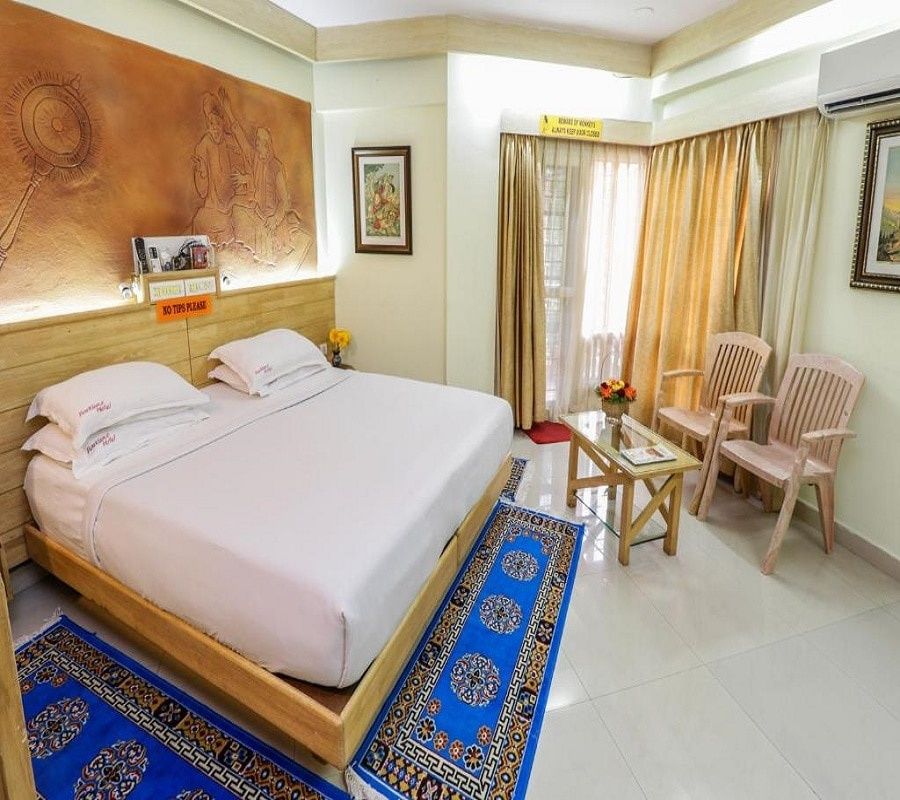 Parklane Hotel Luxury Room 3