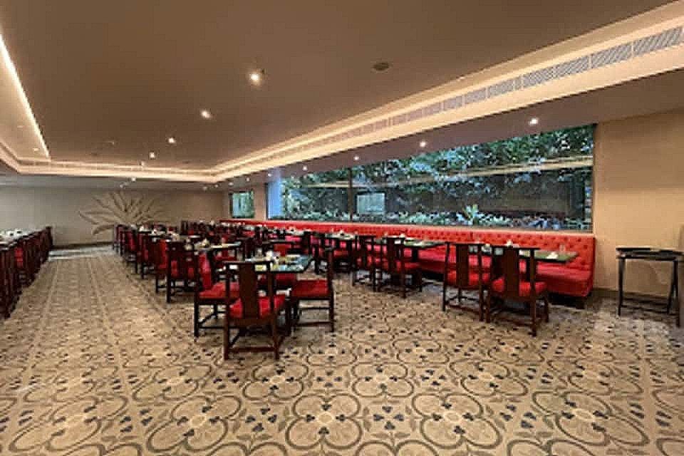 Food & Dining
