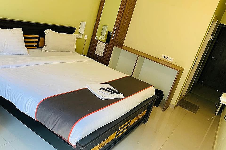 undefined Center Point Hotel 9