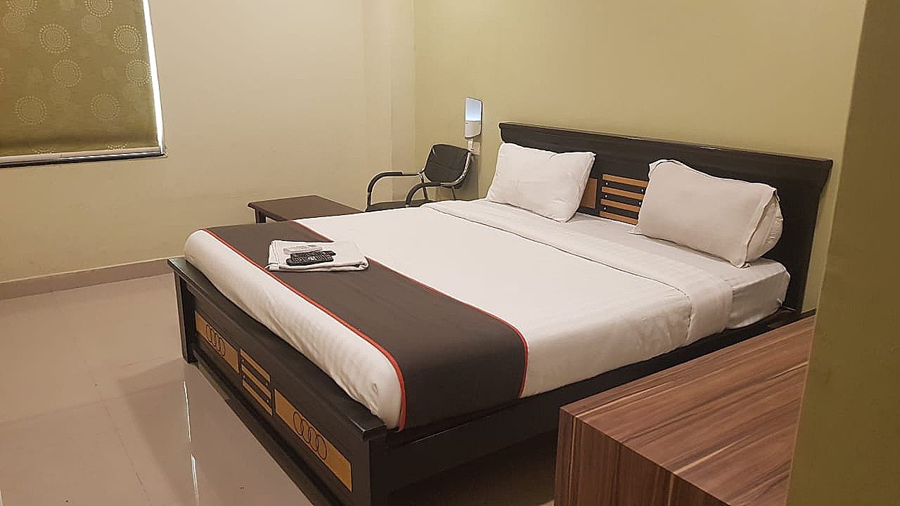 undefined Center Point Hotel 10