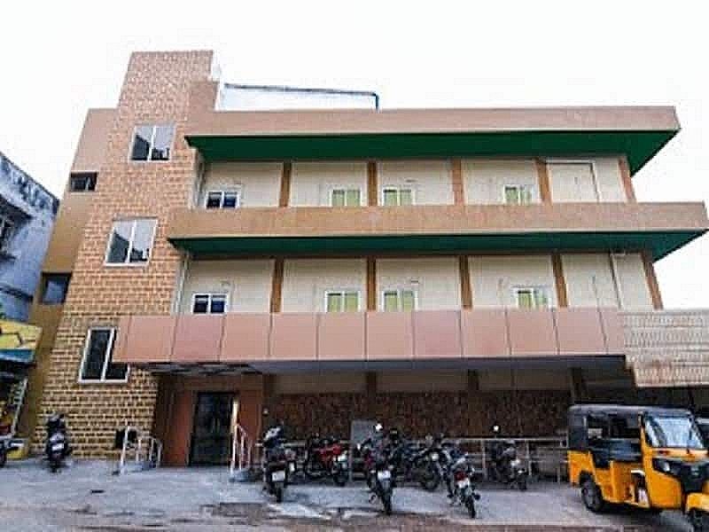 undefined Center Point Hotel 6