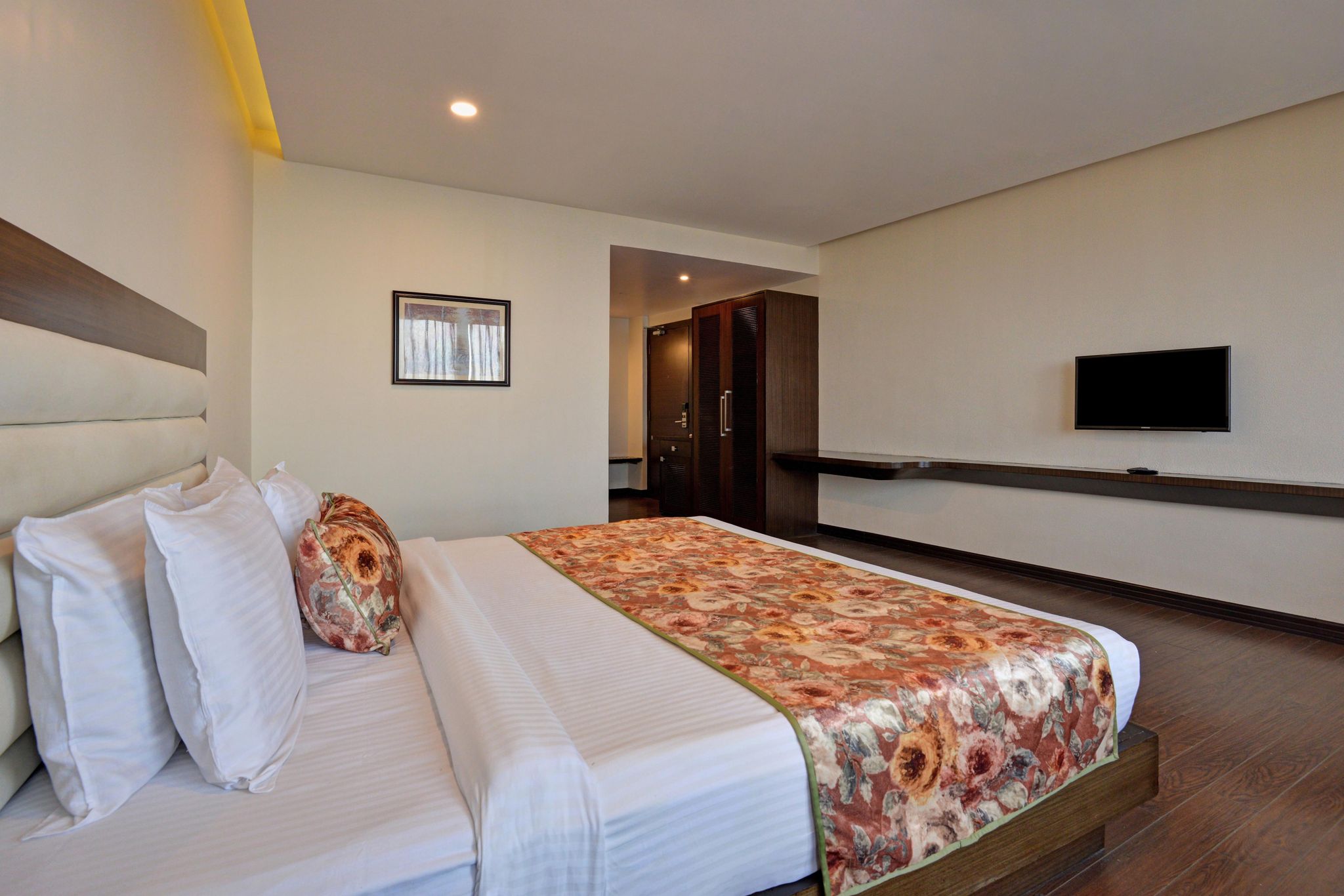Summit Montana Suites & Spa Junior Suite View Room