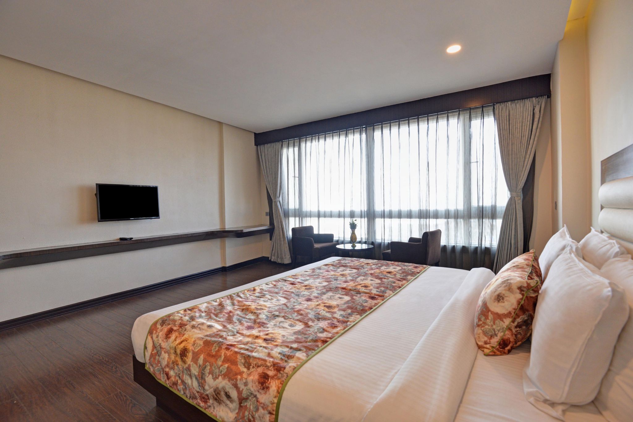 Summit Montana Suites & Spa Junior Suite View Room 8