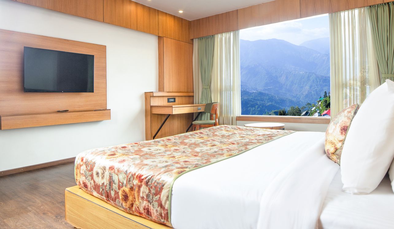 Summit Montana Suites & Spa Premium Junior Suite with Sofa Cum Bed View Room 4