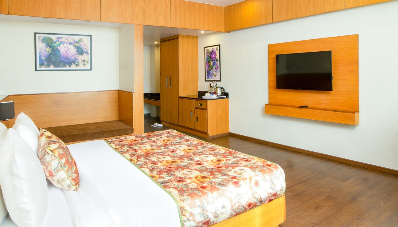 Summit Montana Suites & Spa Premium Junior Suite with Sofa Cum Bed View Room 3