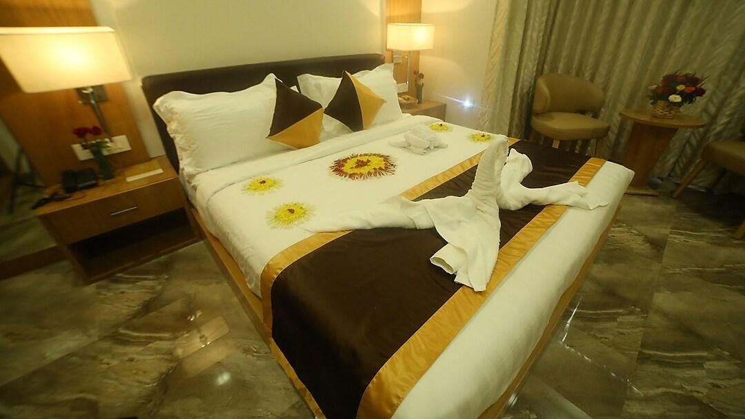 ALEXANDER LUXURY HOTEL Executive Room 3