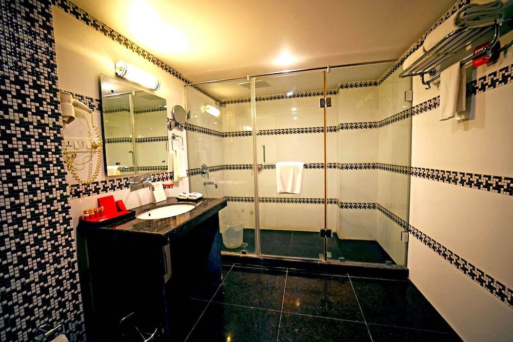 undefined The Red Velvet Hotel Samarpan 10