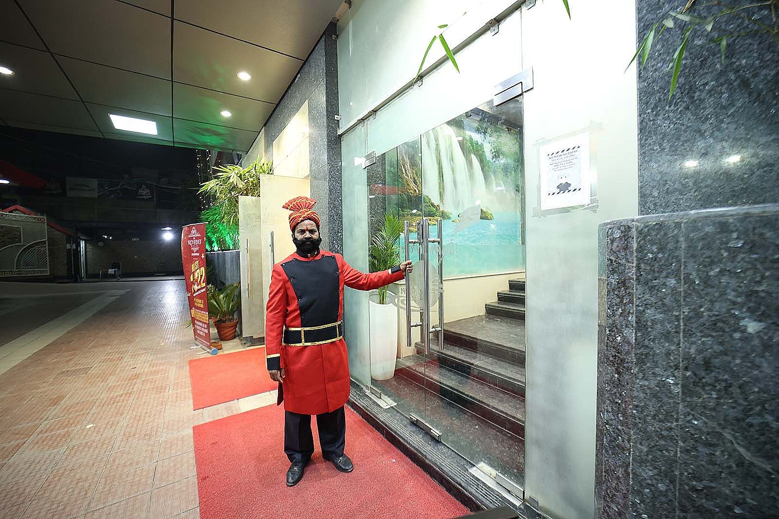 undefined The Red Velvet Hotel Samarpan 7