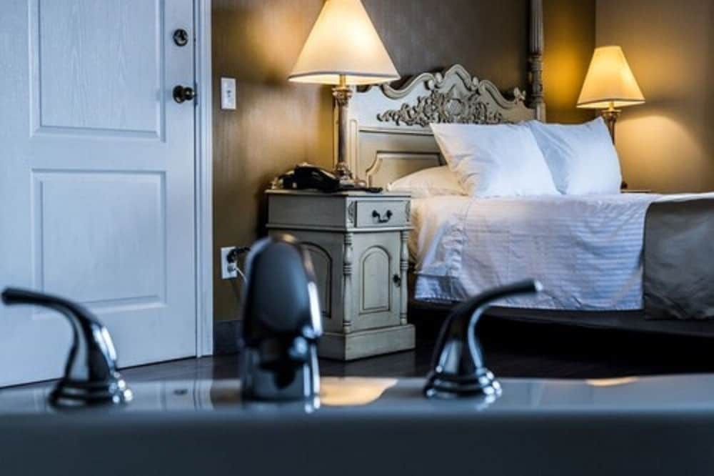 Suite, 1 Queen Bed, Non Smoking