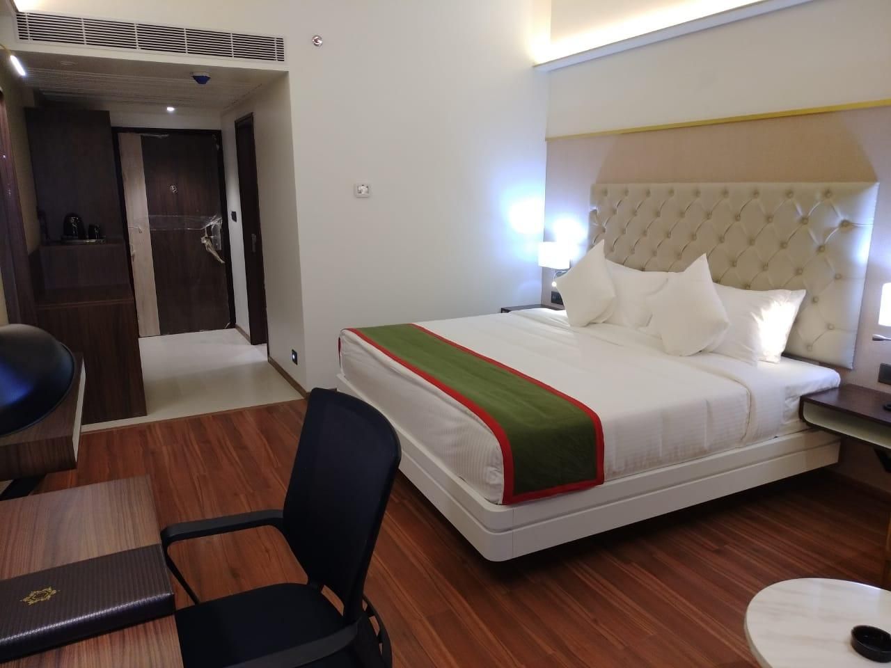 Standard Room King Size Bed