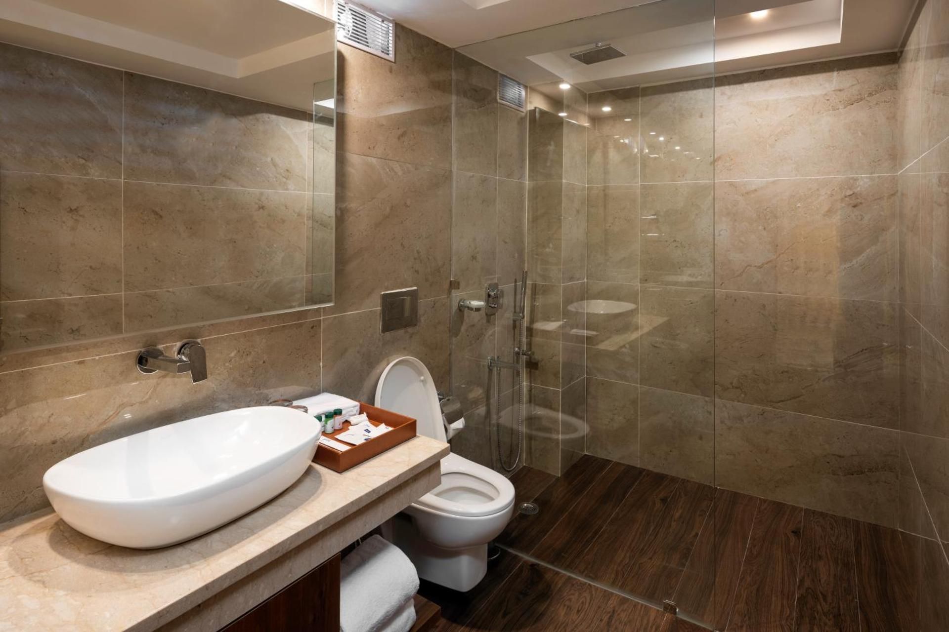 undefined Cygnett Inn Paras 5