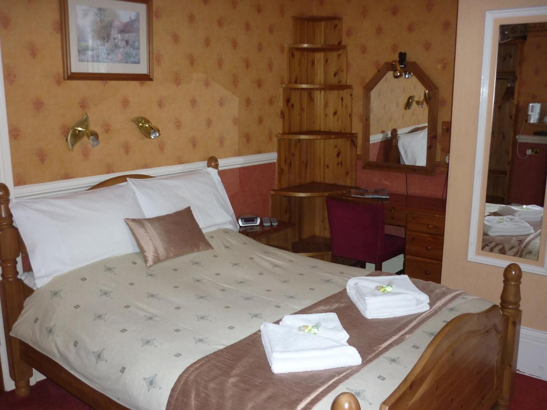 Family Room (2 Adults + 1 Child)
