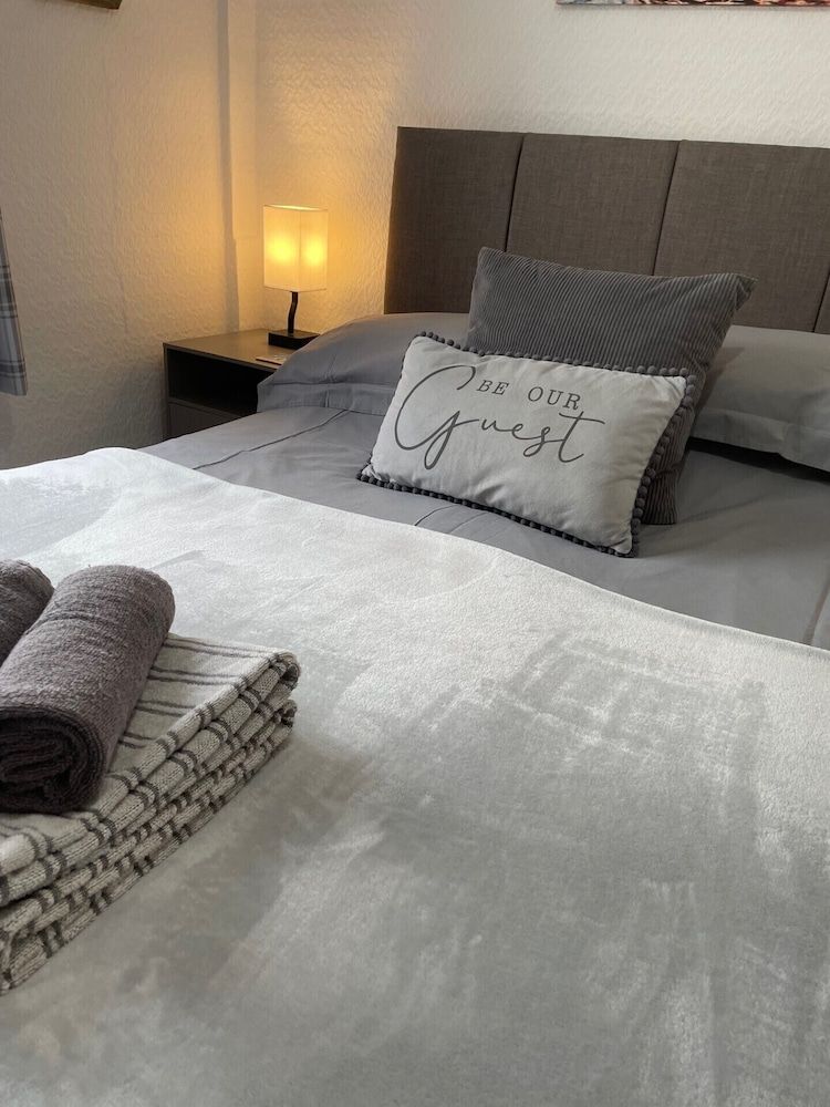 Bella Vista Standard Double Room, Ensuite (1st Floor) 2