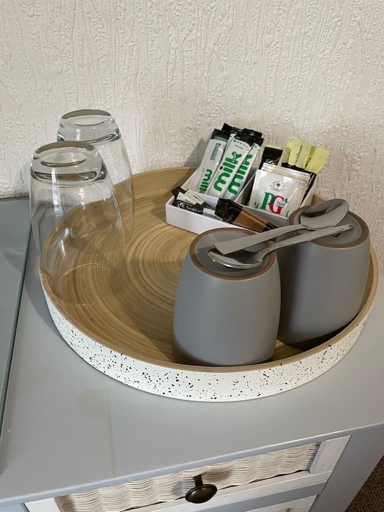 Bella Vista Standard Double Room, Ensuite (2nd Floor) 7