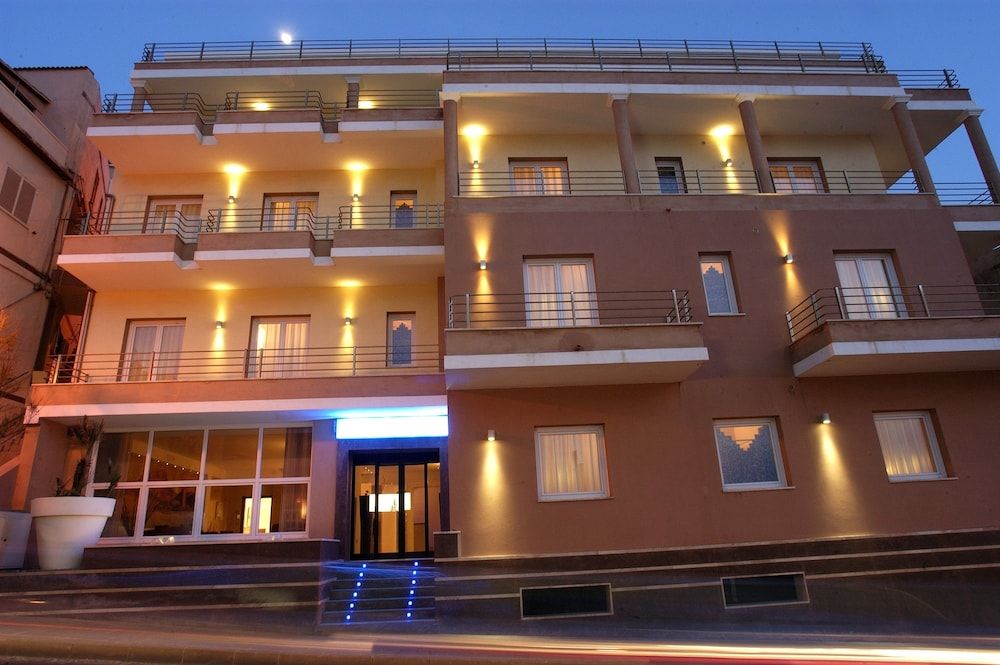 Janus Hotel
