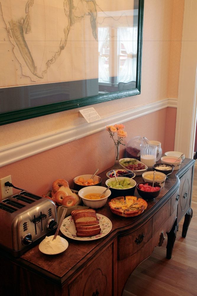 undefined BytheSea Inn 5