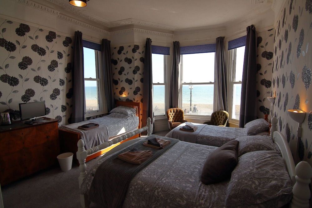 Marine View Family Room 6