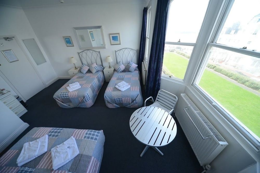 Marine View Family Room 5